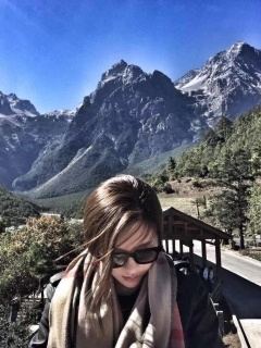 潆月